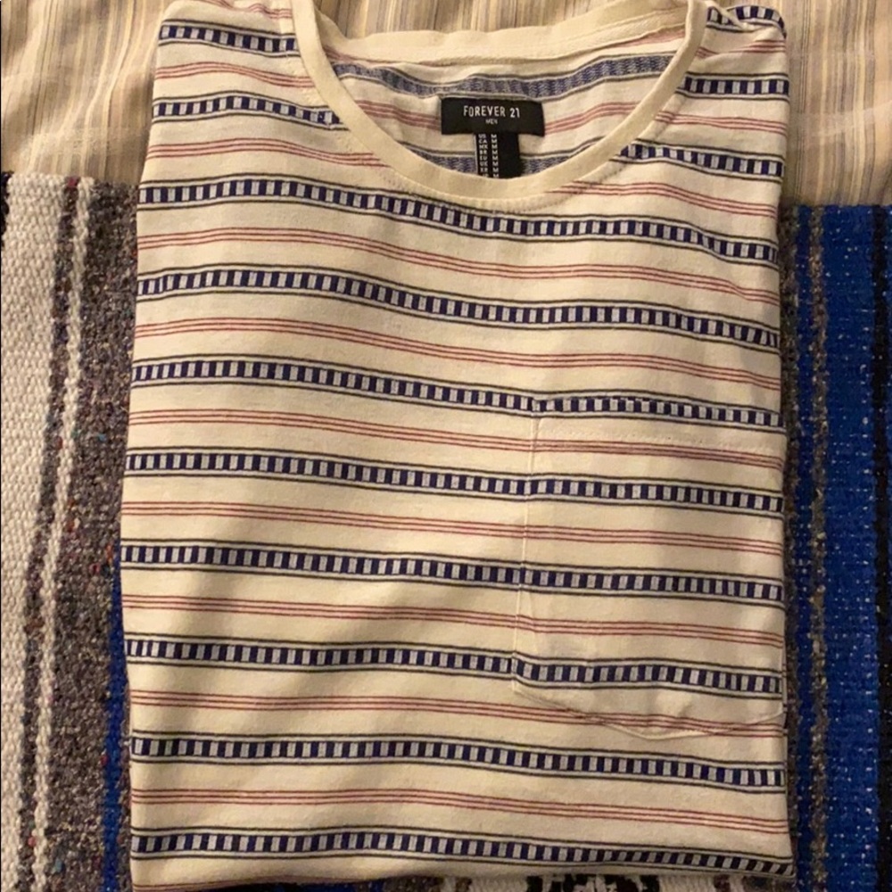 FOREVER 21- Men’s T-Shirt